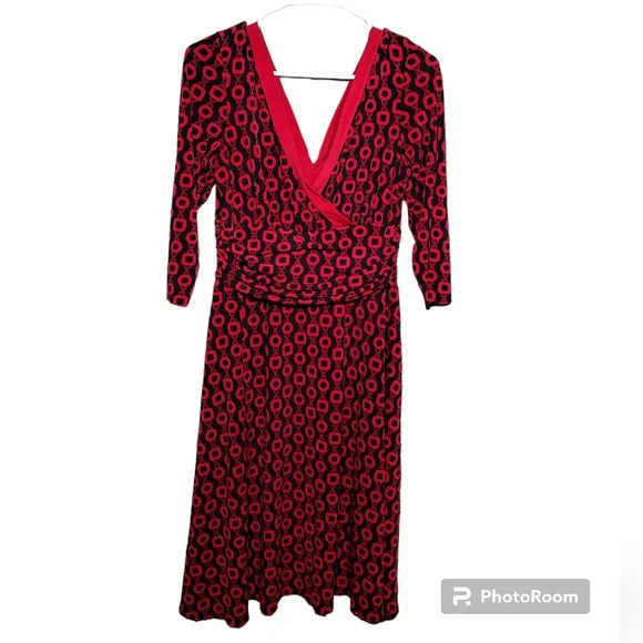Sandra Darren | Dresses | Sandra Darren Red And Black Chain Ruched Waist Fit  Flare Size 2 Dress | Poshmark